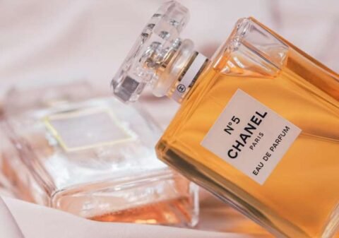 دليل اختيار العطر النسائي المثالي لكل مناسبة
